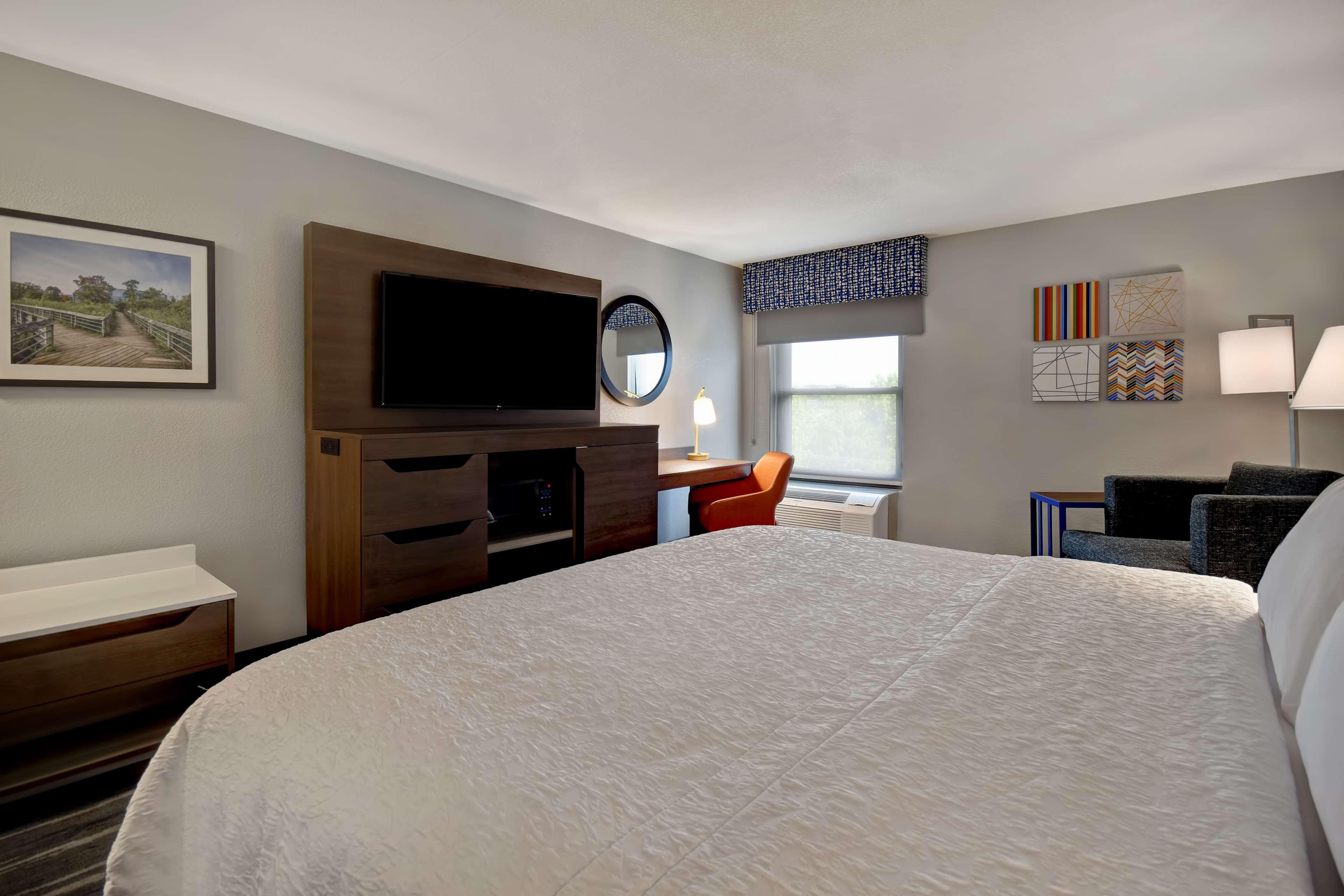 Hampton Inn Potomac Mills Вудбридж Экстерьер фото