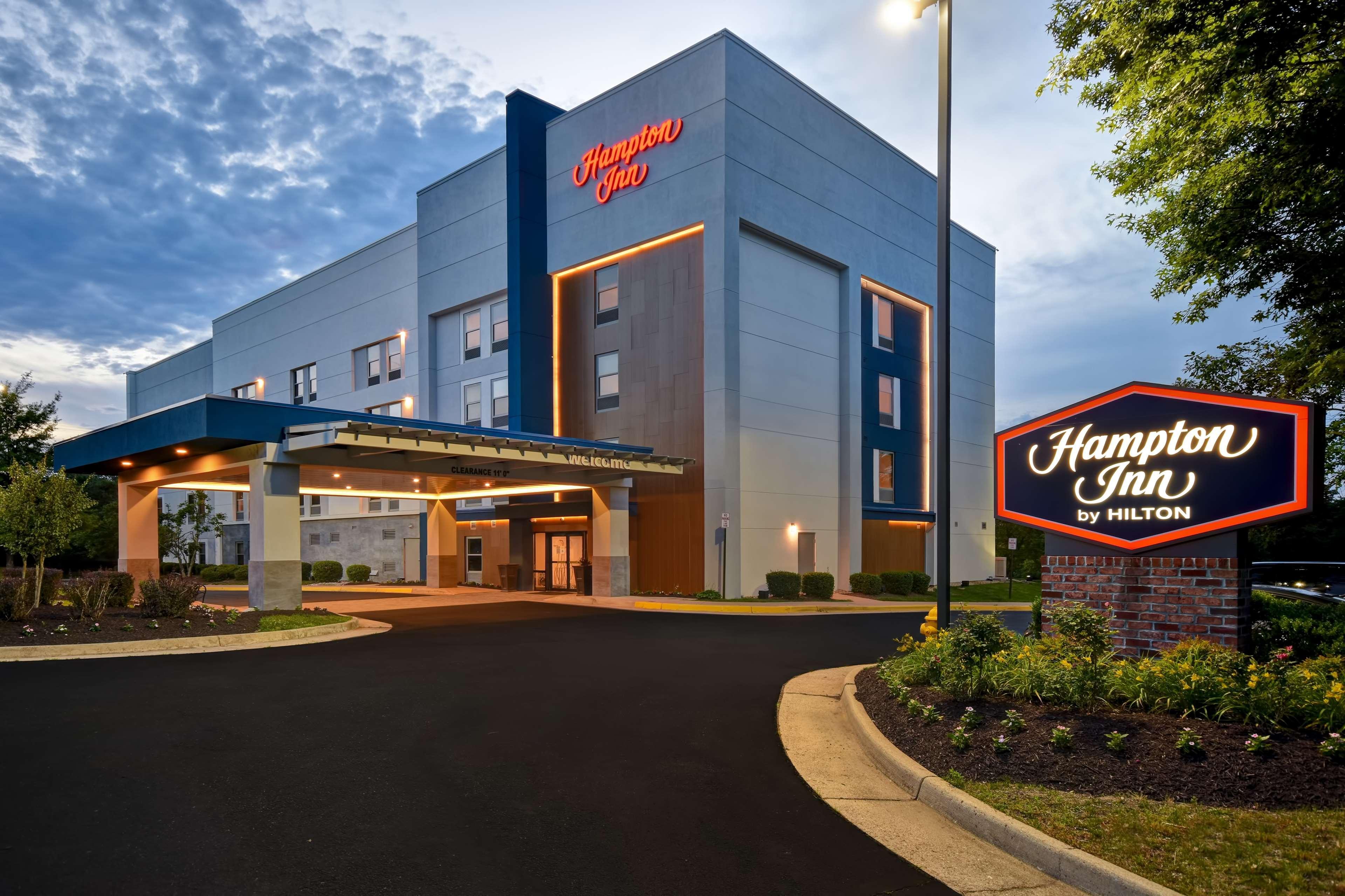 Hampton Inn Potomac Mills Вудбридж Экстерьер фото
