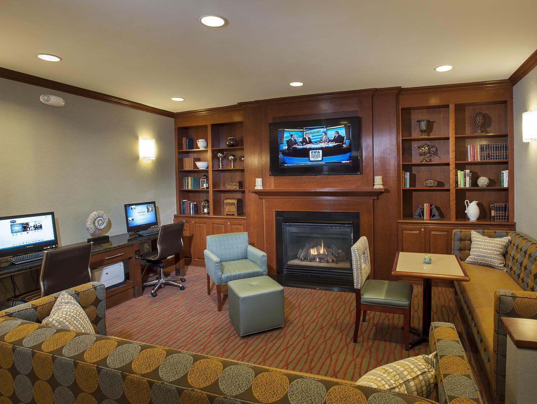 Hampton Inn Potomac Mills Вудбридж Экстерьер фото