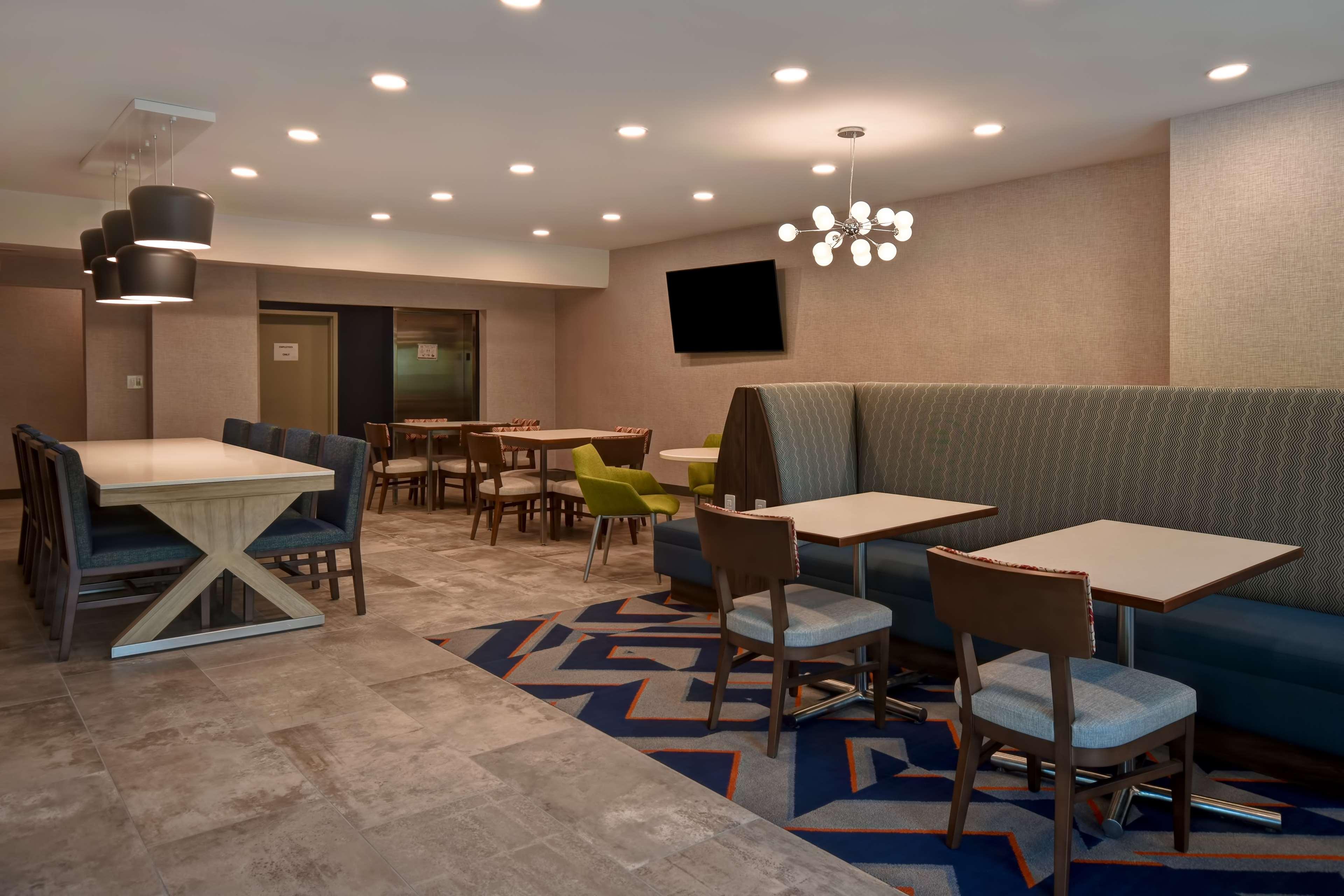 Hampton Inn Potomac Mills Вудбридж Экстерьер фото