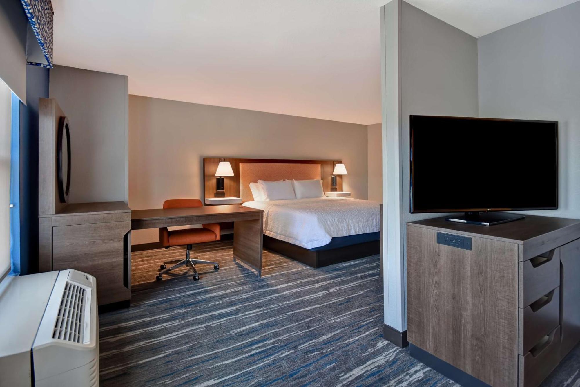 Hampton Inn Potomac Mills Вудбридж Экстерьер фото