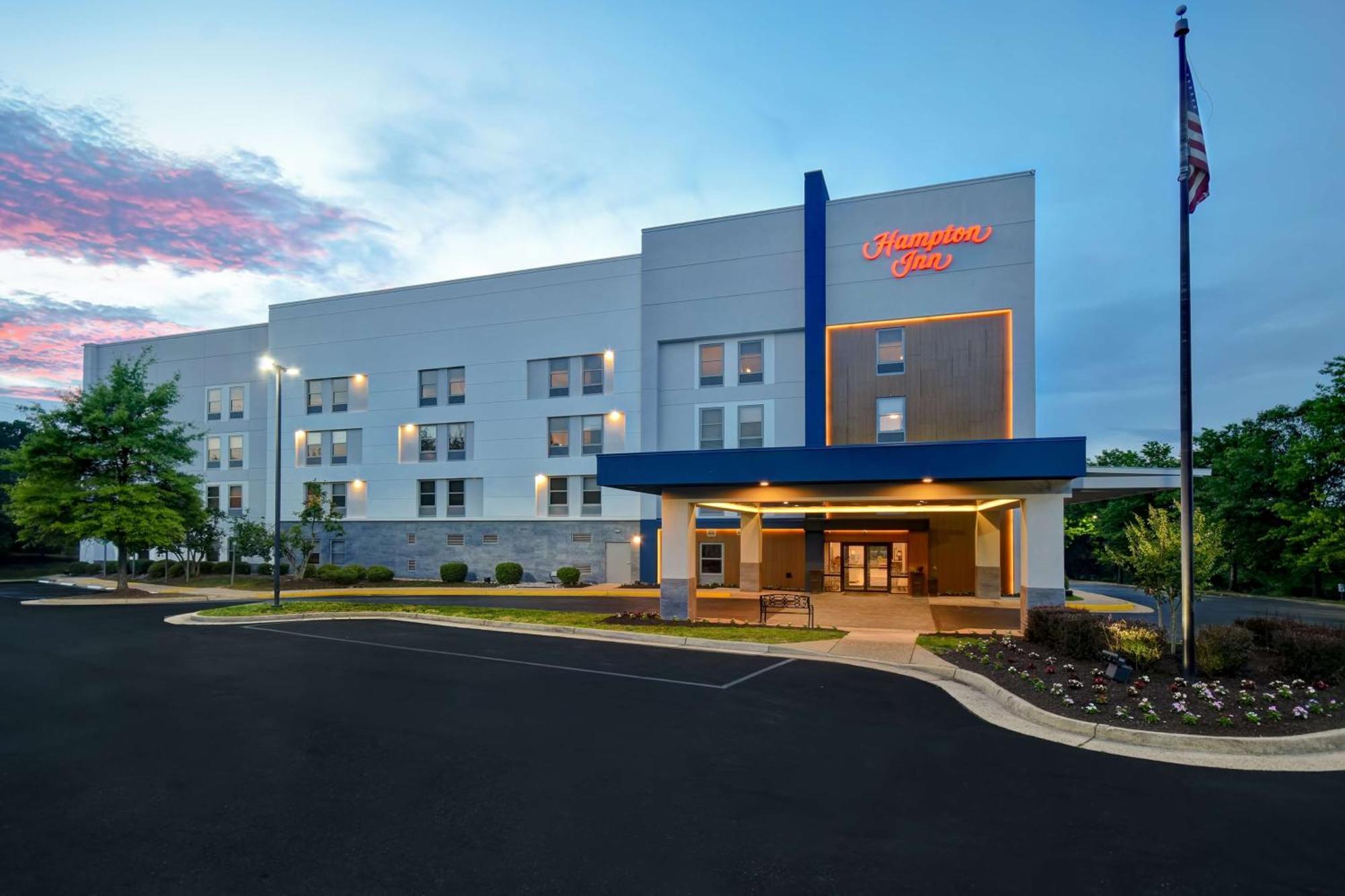 Hampton Inn Potomac Mills Вудбридж Экстерьер фото