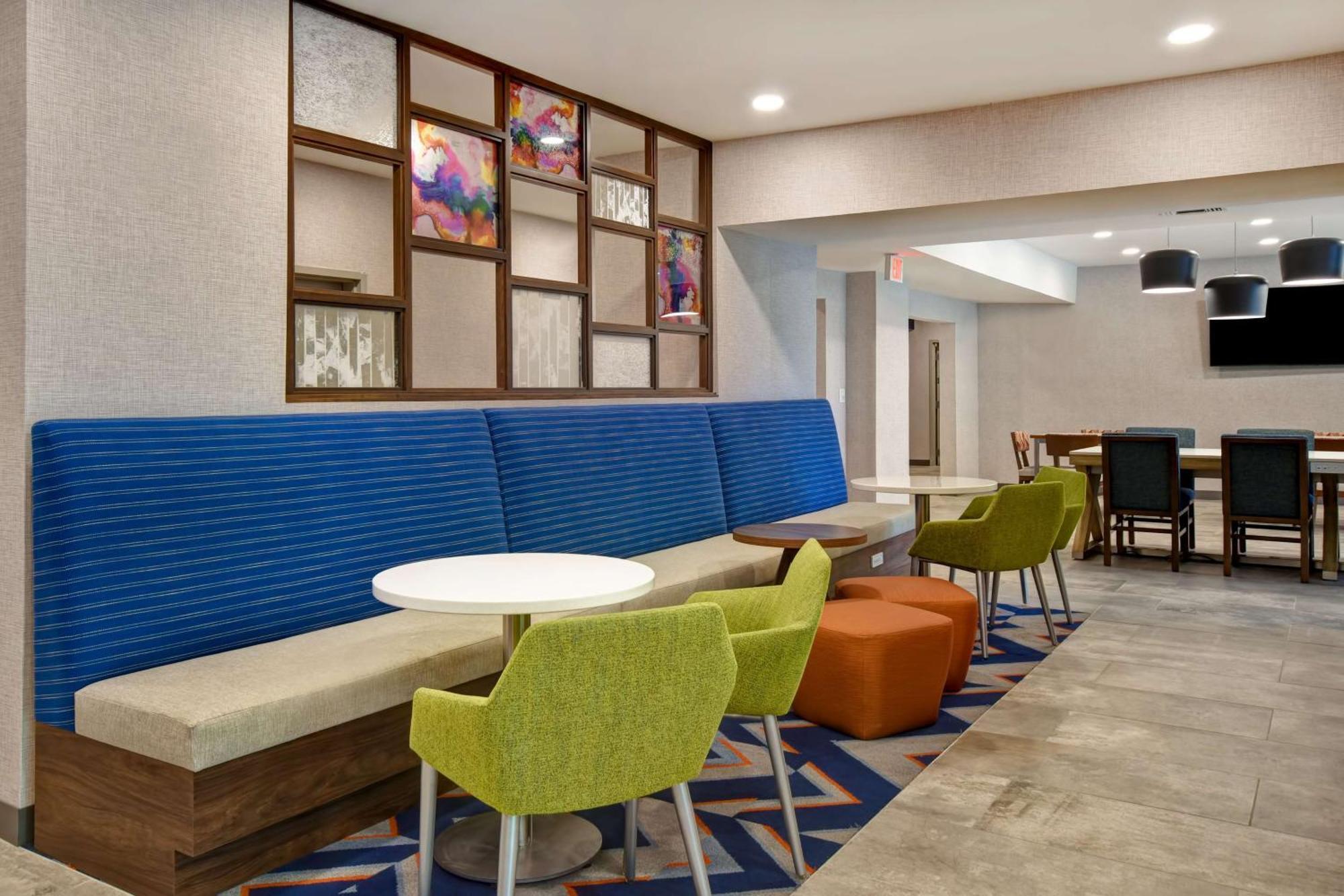 Hampton Inn Potomac Mills Вудбридж Экстерьер фото