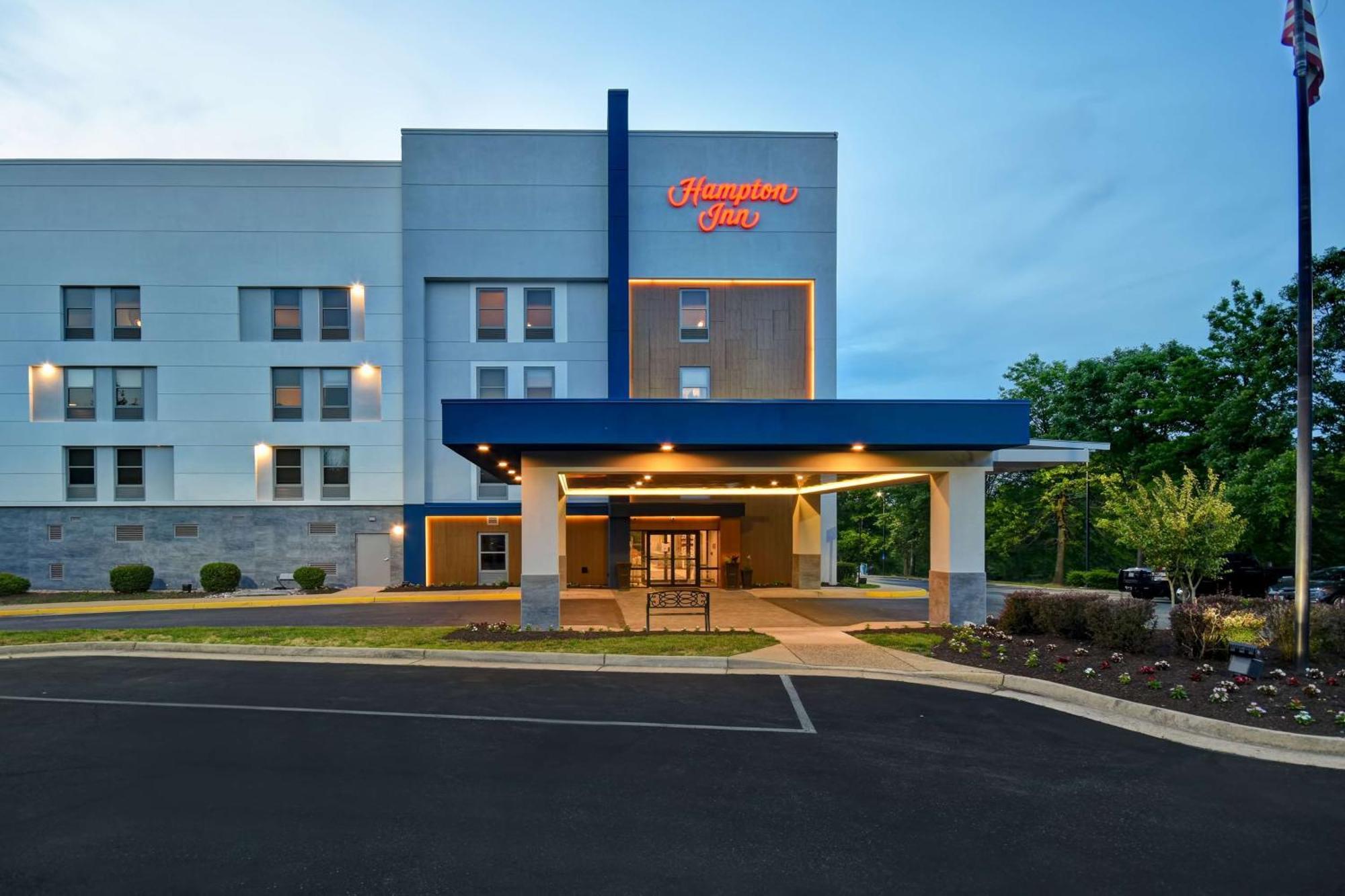 Hampton Inn Potomac Mills Вудбридж Экстерьер фото