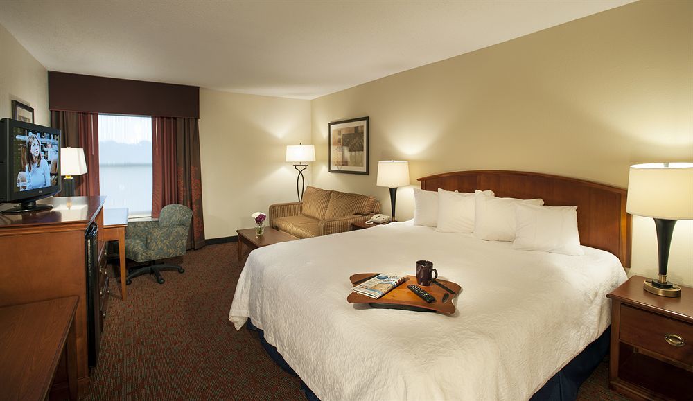 Hampton Inn Potomac Mills Вудбридж Экстерьер фото