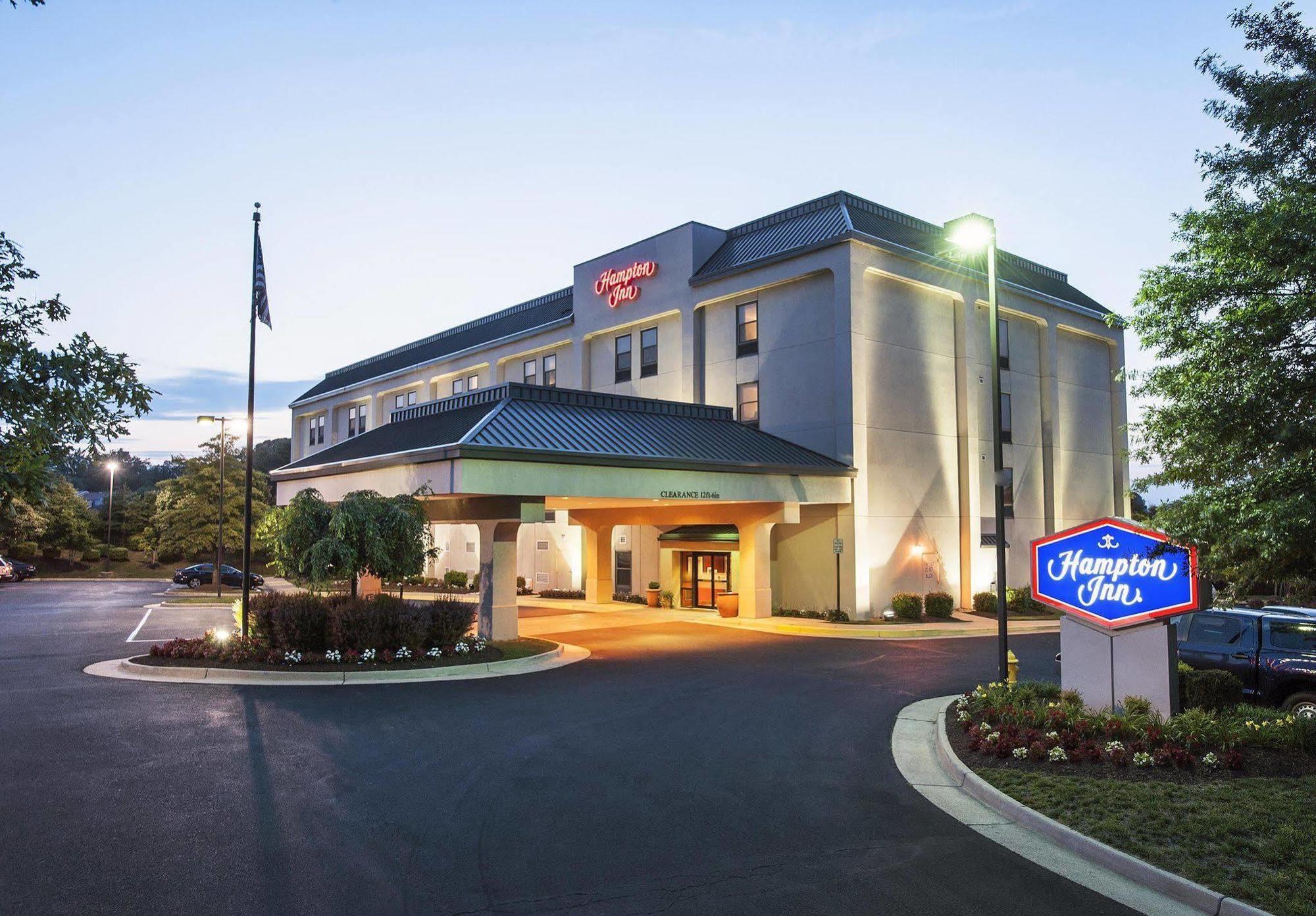 Hampton Inn Potomac Mills Вудбридж Экстерьер фото